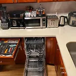 Cozy 2Beds,2Baths, Free Parking At Waikiki Beach