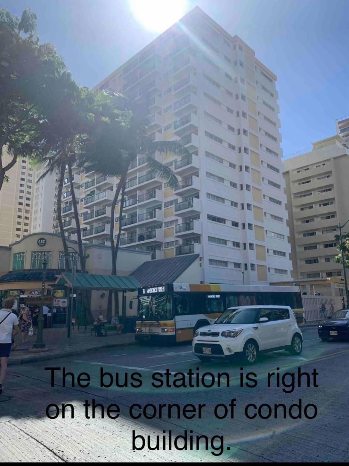 Cozy 2beds,2baths, Free Parking At Waikiki *